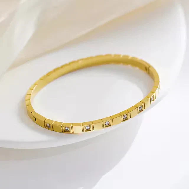 Minimalist Zircon Handcuff