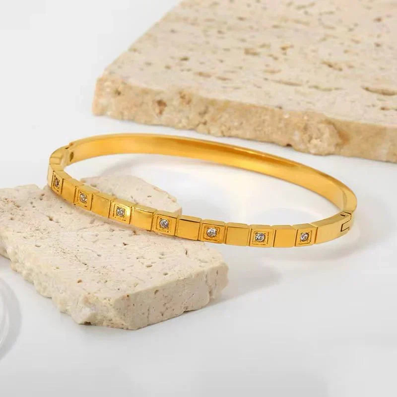Minimalist Zircon Handcuff