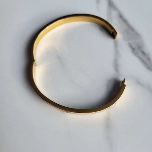 Clover Zircon Handcuff